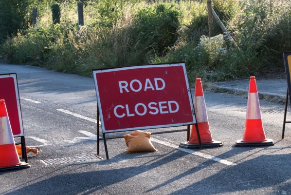 Notice of full road closure, Whitfield Road, Radstone - 16th September - 5th October